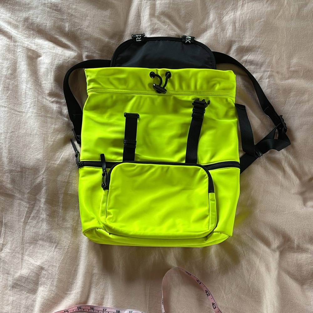 Michael Kors neon yellow backpack - Picture 4 of 15